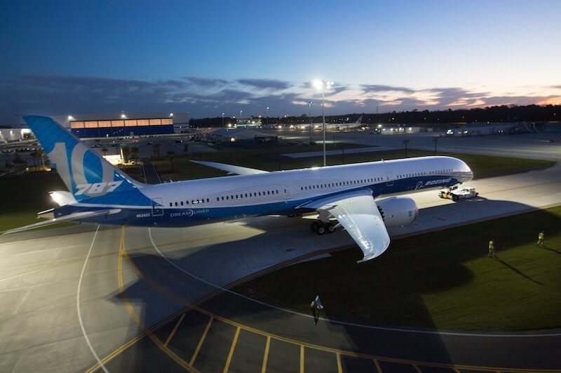 Boeing Debuts 787-10 - sustainable aviation